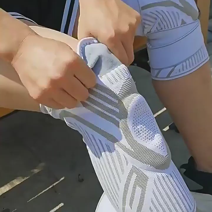 💥 2027 Limited 50% OFF ️🎯 ActiveKnee™ Sports silicone knee pad pressure strap support
